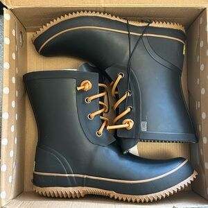 Western Chief Green and Brown Box